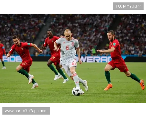 通过球星关系网络崛起的足球运动员：从友谊到职业发展的跨越之路